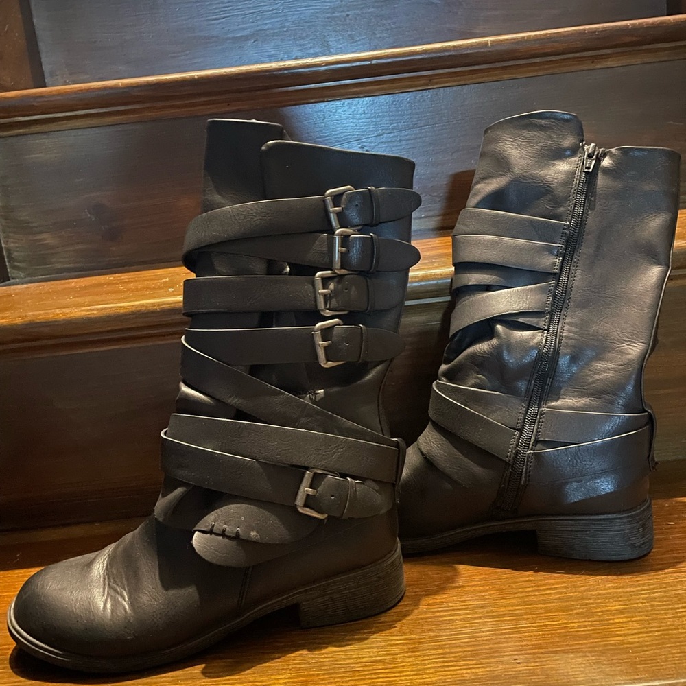 Report Black Buckle Boots Sz-7